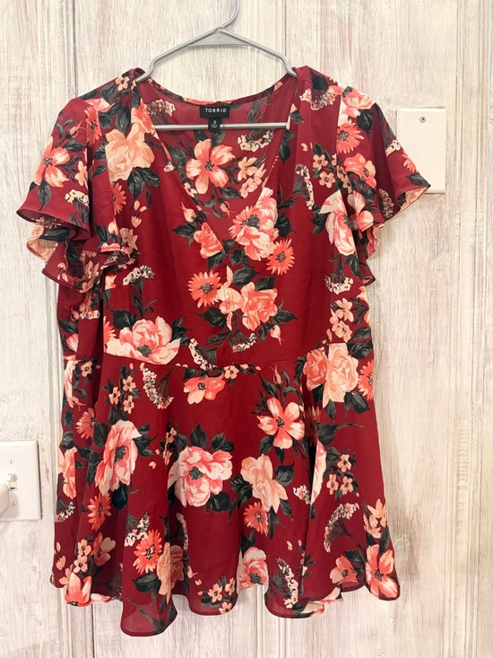 torrid Tops - Torrid Red Floral V-Neck Flutter Sleeve Top